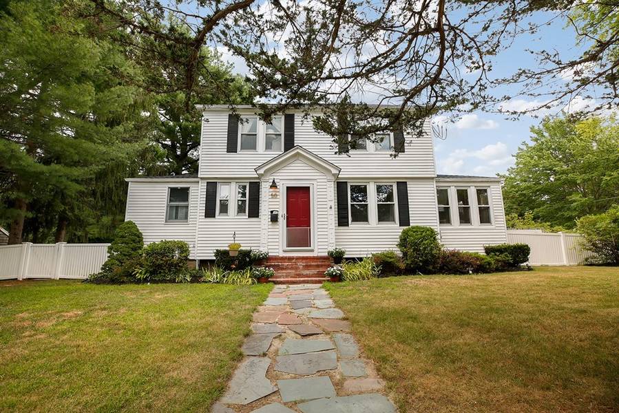 50 Huntington Ave, Walpole, MA 02081