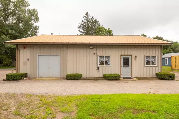 Amesbury, MA 01913,72A Haverhill Road