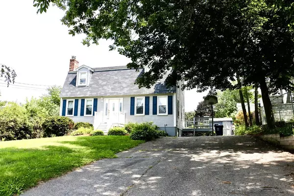 11 Hillside Road, Dracut, MA 01826