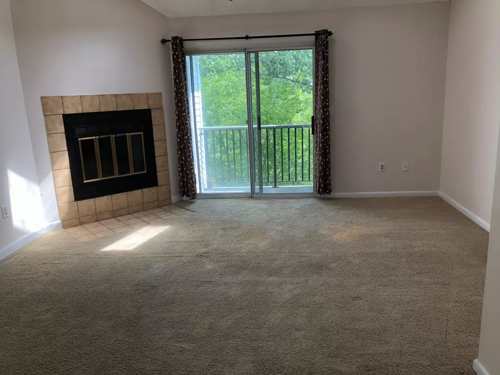 Weymouth, MA 02190,119 Tall Oaks Drive #H