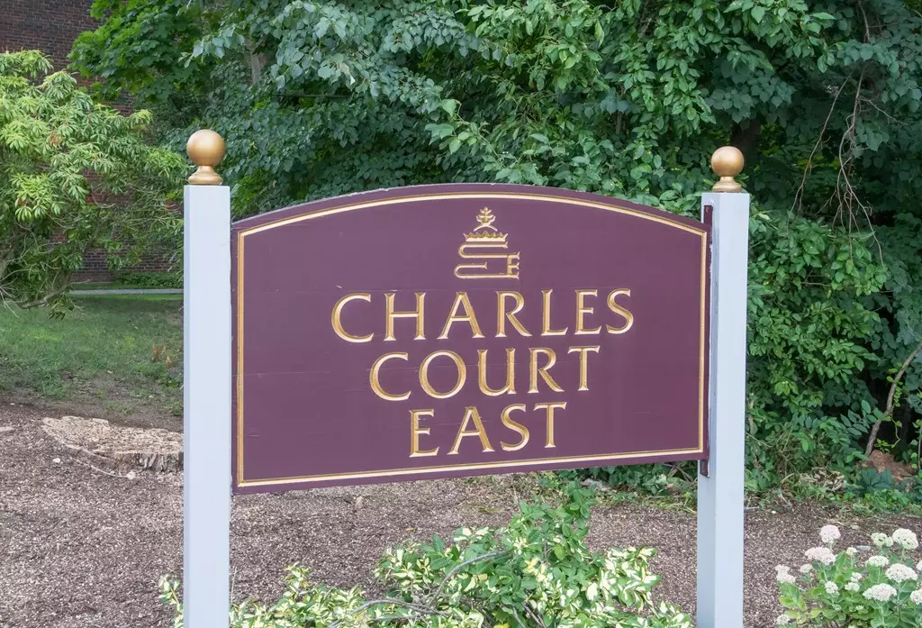 Needham, MA 02492,1210 Greendale Avenue #324