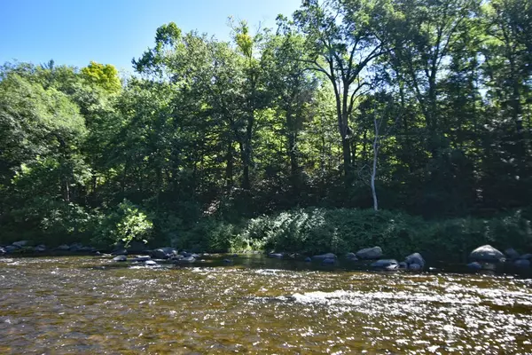 Huntington, MA 01050,15 Mountain View Dr