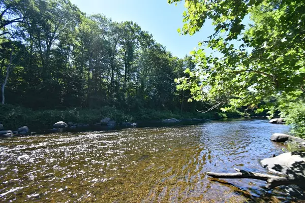 Huntington, MA 01050,15 Mountain View Dr