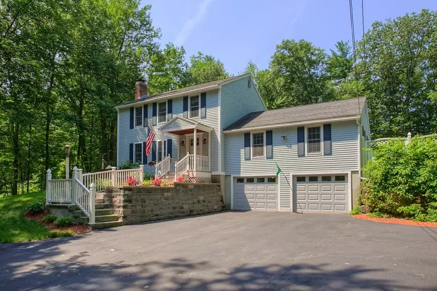 22 Wash Pond Road, Hampstead, NH 03841