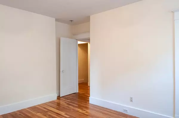 Brookline, MA 02445,284 Tappan St #1