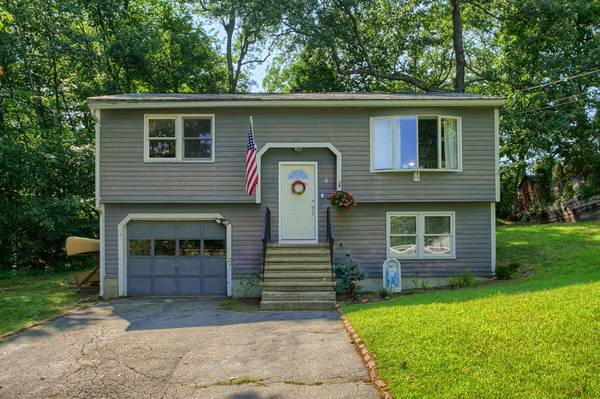 8 Swan Lane, Billerica, MA 01821