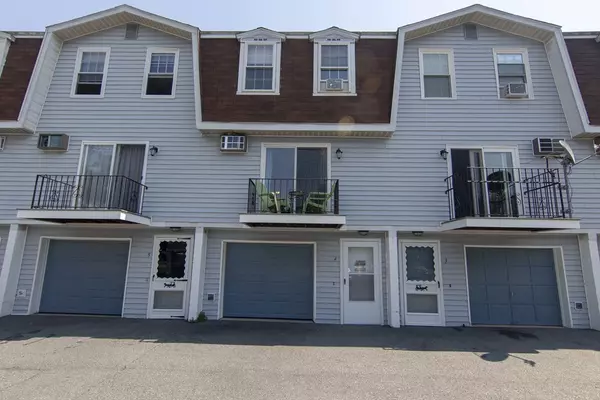 Lowell, MA 01854,1271 Pawtucket Blvd #4