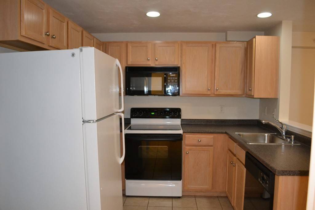 Mansfield, MA 02048,26 North Main St #3
