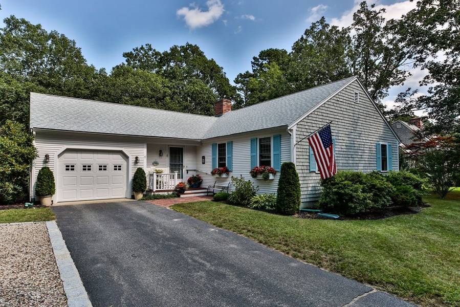 17 Easterly Dr, Sandwich, MA 02537