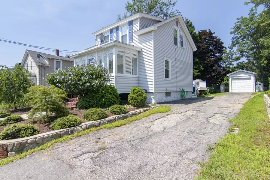 893 Westford St, Lowell, MA 01851