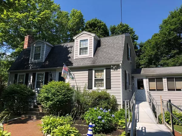 53 Duncklee Ave, Stoneham, MA 02180