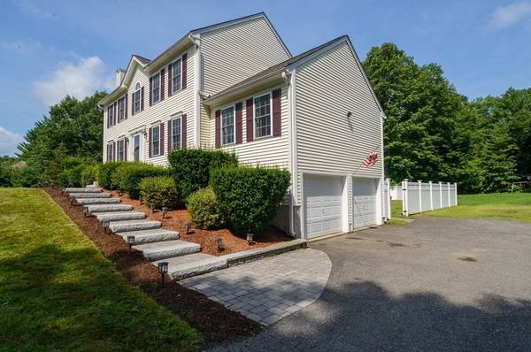 493 White Pond Rd, Lancaster, MA 01523