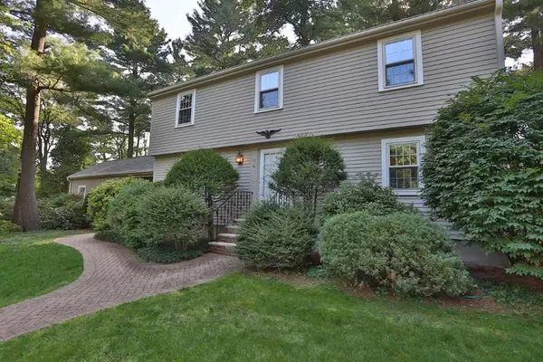 Lynnfield, MA 01940,43 West Huckleberry