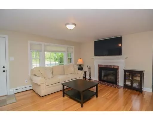 Chelmsford, MA 01824,50 Pine Hill Rd