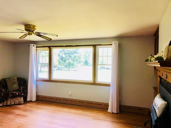 Amherst, MA 01002,825 E Pleasant St