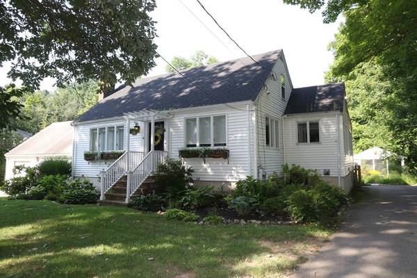 14 Mill St, North Reading, MA 01864