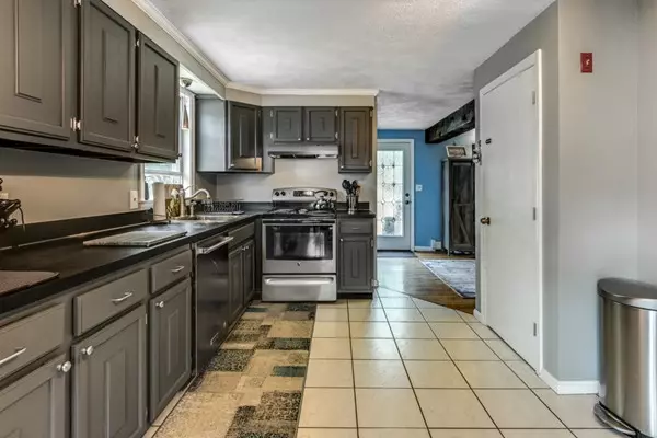 Beverly, MA 01915,13 Stewart Lane