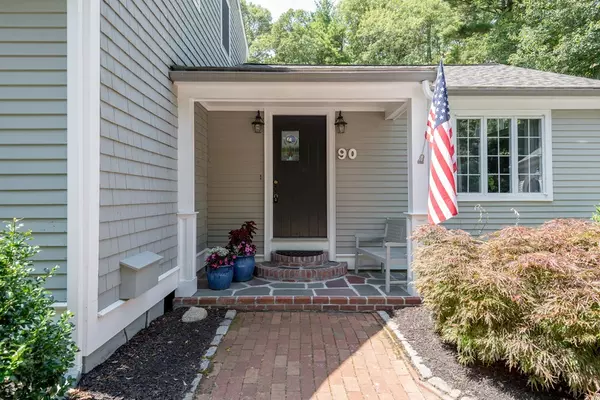 Pembroke, MA 02359,90 Juniper Ln