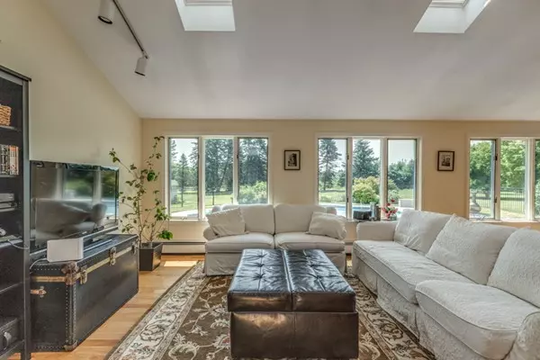 Ipswich, MA 01938,6 Sagamore Rd