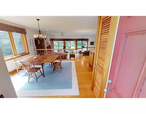 West Tisbury, MA 02568,12 S Vine Ln