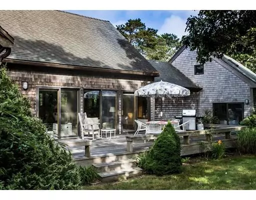 West Tisbury, MA 02568,12 S Vine Ln