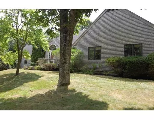 West Tisbury, MA 02568,12 S Vine Ln