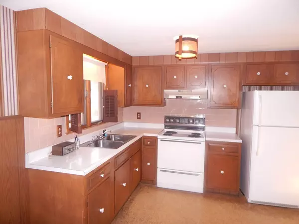 Fall River, MA 02720,770 Langley St