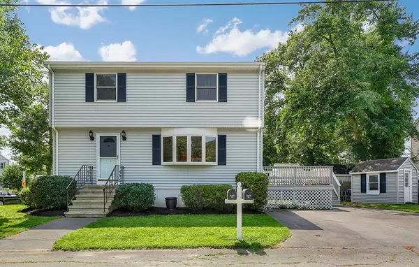 51 E Shore Rd, Holbrook, MA 02343