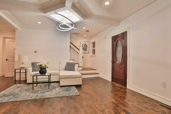 Weymouth, MA 02189,126  R Lake Street