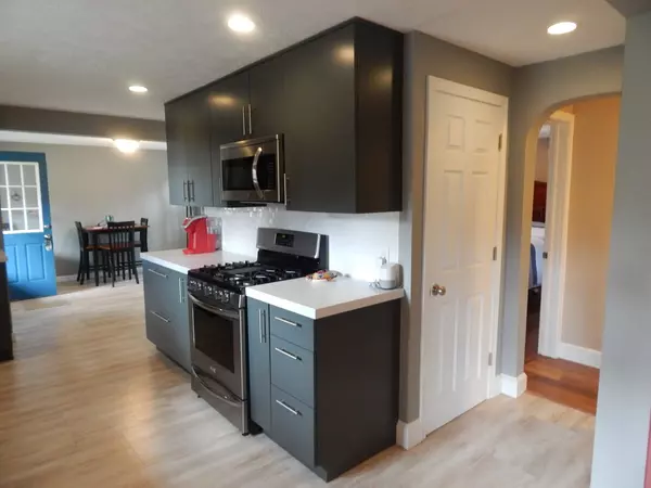 South Hadley, MA 01075,50 Bolton St