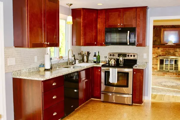 Plymouth, MA 02360,22 Linda Lane