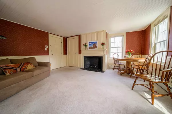 Andover, MA 01810,111 Main St #3