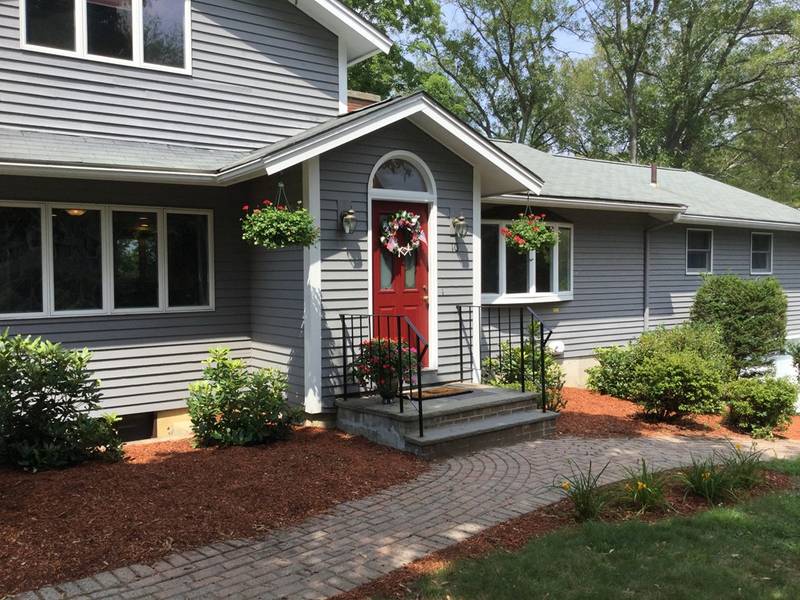 10 Cayuga Drive, Hudson, MA 01749