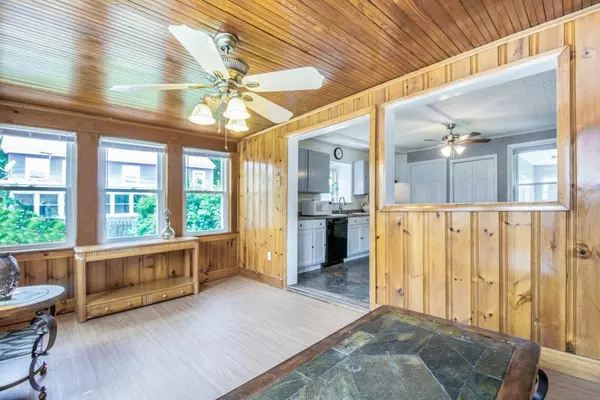 Ayer, MA 01432,14 Grove St