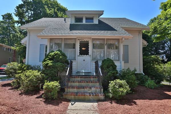 19 Hartshorn St, Reading, MA 01867