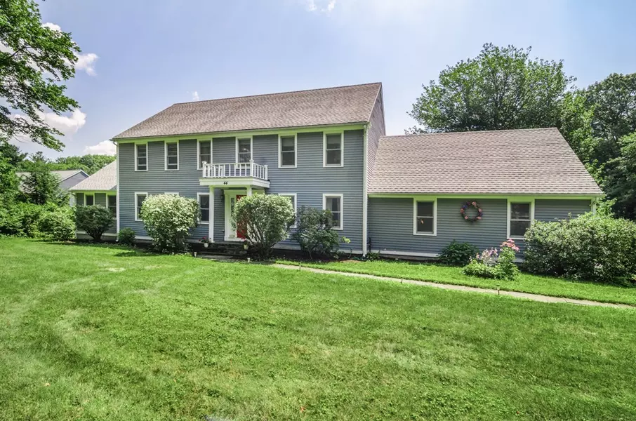 44 Smith Road, Charlton, MA 01507