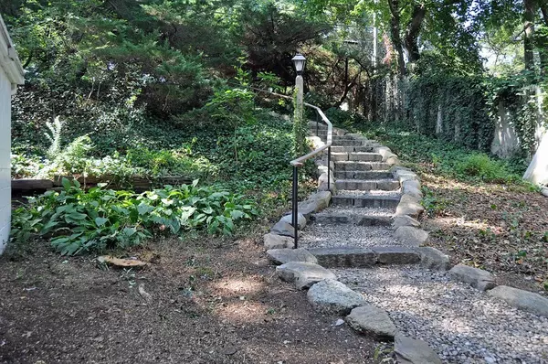 Falmouth, MA 02540,65 Sippewissett Rd