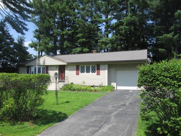 14 Elaine Street, Webster, MA 01570