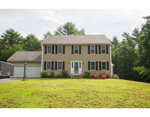 22 Boxberry Ln, Rochester, MA 02770