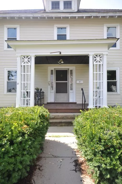 Fitchburg, MA 01420,37 Fairbanks St