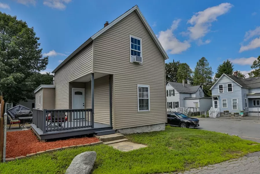 1 Coburn Ct, Lowell, MA 01854