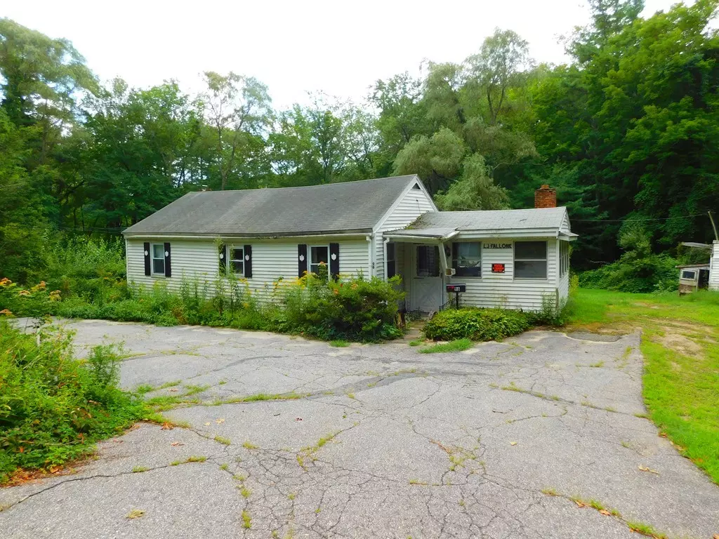 Sutton, MA 01590,96 Manchaug Road