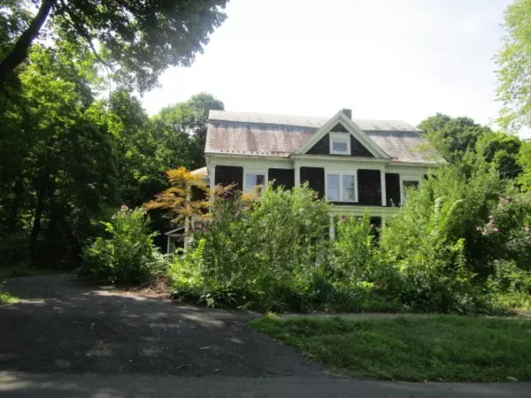 28 Russell St, Greenfield, MA 01301