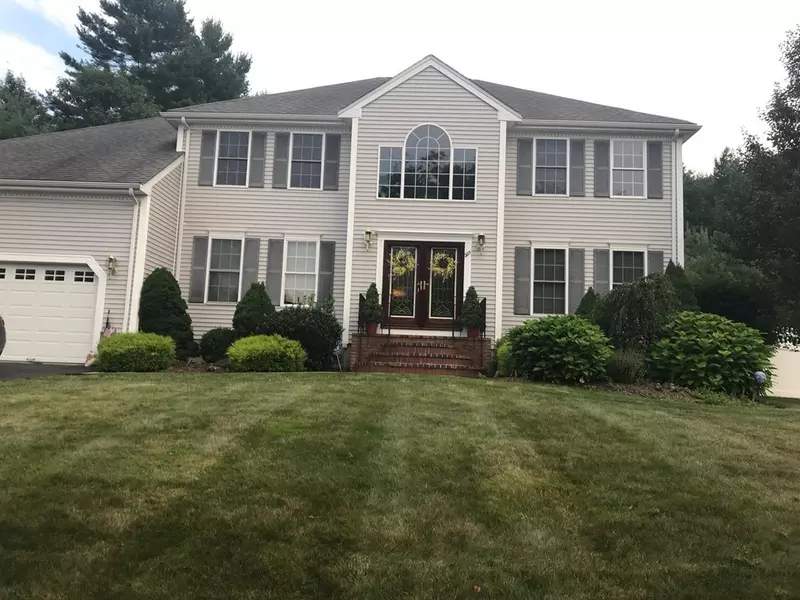 223 Whippoorwill Dr, Raynham, MA 02767