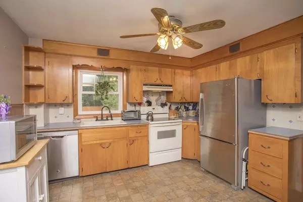 Westport, MA 02790,15 Truman St