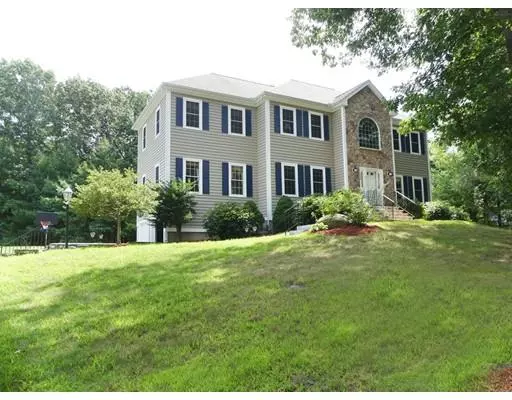 230 Gray St, North Andover, MA 01845