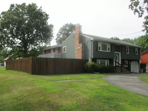 126 Ferry Rd, Salisbury, MA 01952