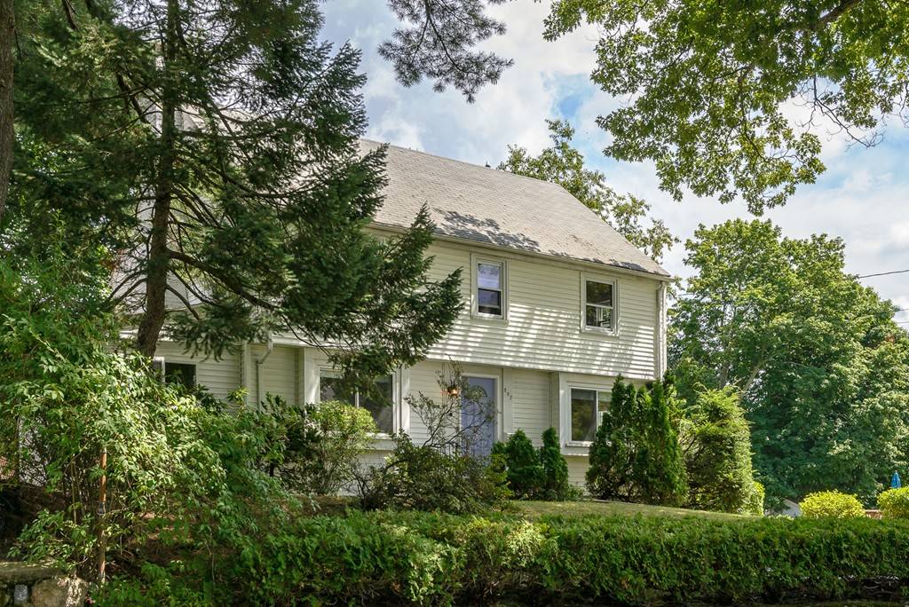 Brookline, MA 02467,207 Russett Road