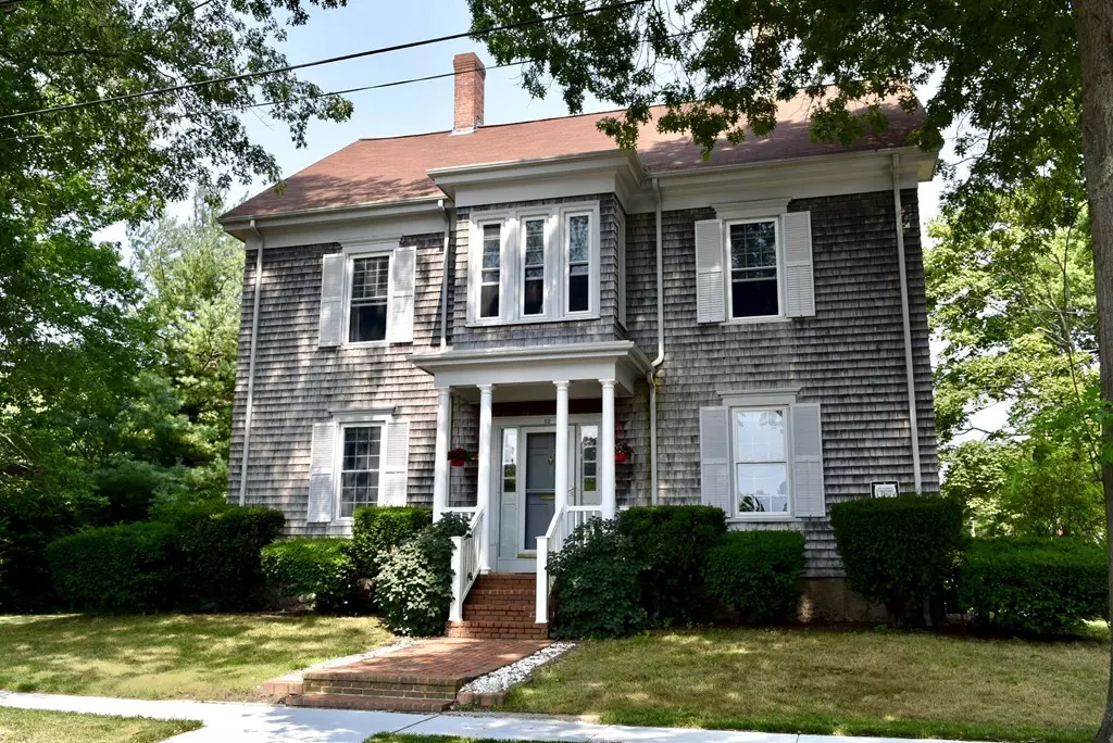 Fairhaven, MA 02719,32 Union Street