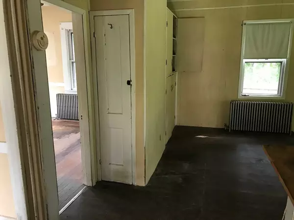 Acushnet, MA 02743,60 Pembroke Ave